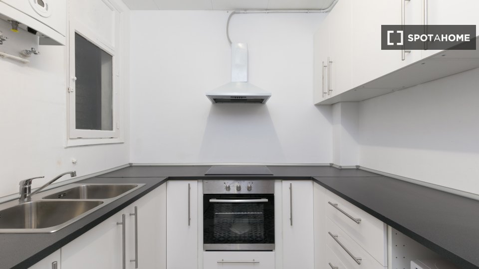Double room Barcelona, 6 beds, 100m² — photo 3