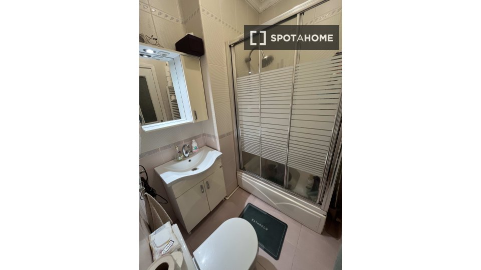 Double room Istanbul, 3 beds, 130m² — photo 9