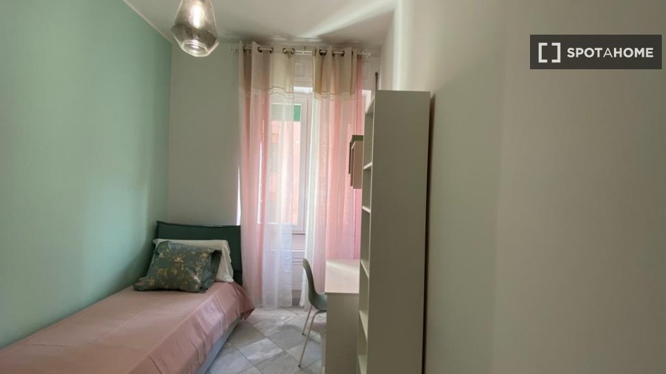 Double room Rome, 3 beds, 100m² — photo 6