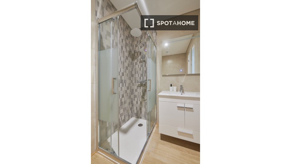 Double room Lisbon, 7 beds — photo 2