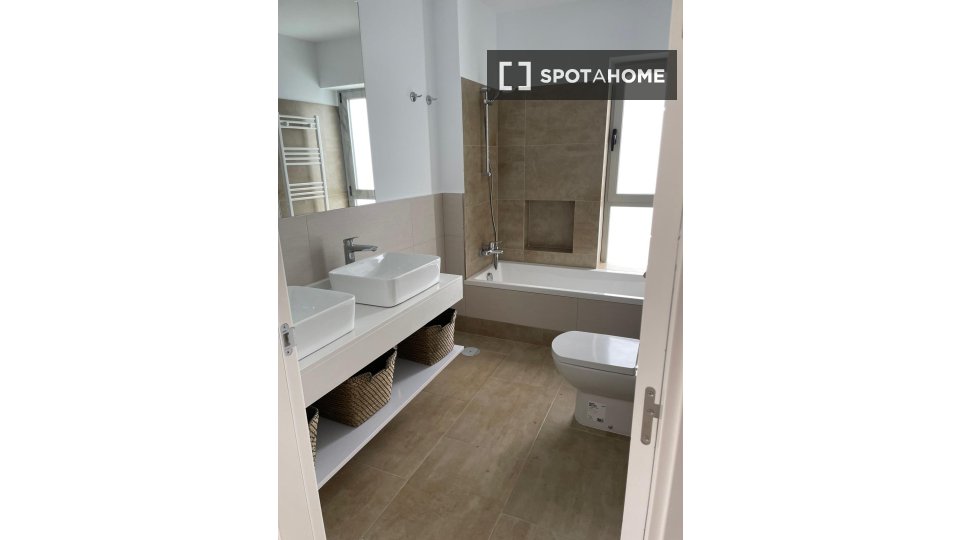 Apartment Huelva, 4 beds, 250m² — photo 15