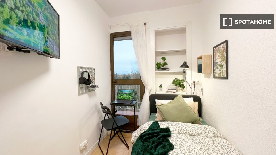 Double room Madrid, 5 beds — photo 12
