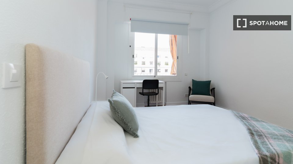 Double room Madrid, 10 beds, 380m² — photo 5