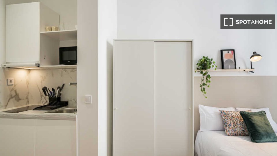 Double room Madrid, 16 beds — photo 38