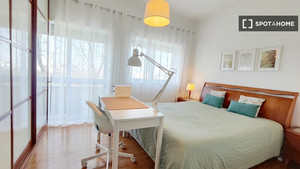 Double room Porto, 3 beds, 149m² — photo 26