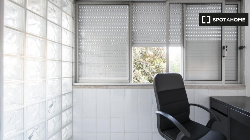 Double room Lisbon, 4 beds, 160m² — photo 4