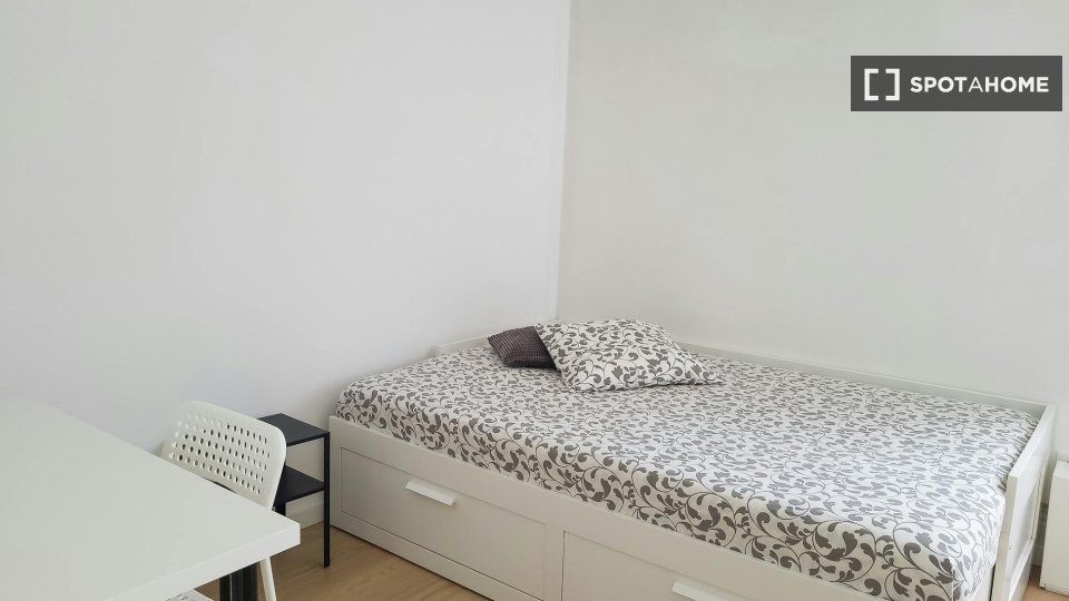 Double room Porto, 20 beds — photo 2