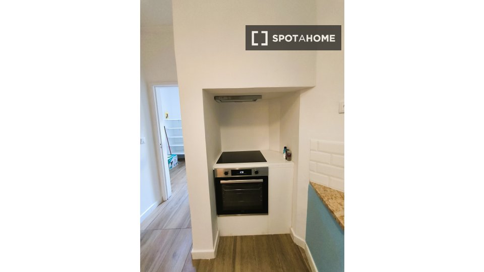 Apartment Lisbon, 2 beds, 105m² — photo 9