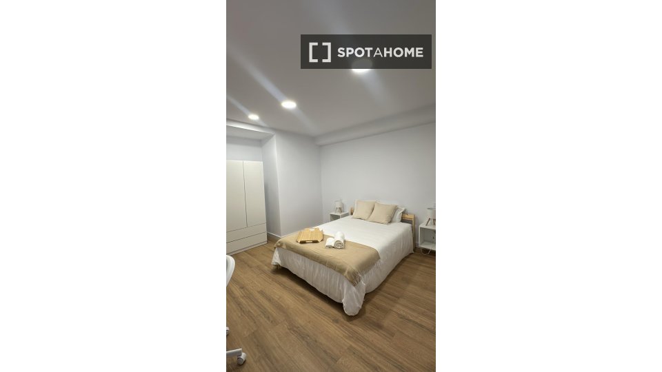 Double room Las_Palmas_De_Gran_Canaria, 6 beds — photo 18