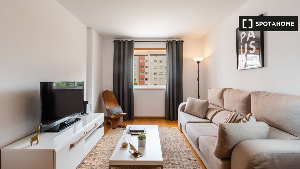 Apartment Lisbon, 1 bed, 76m² — photo 1