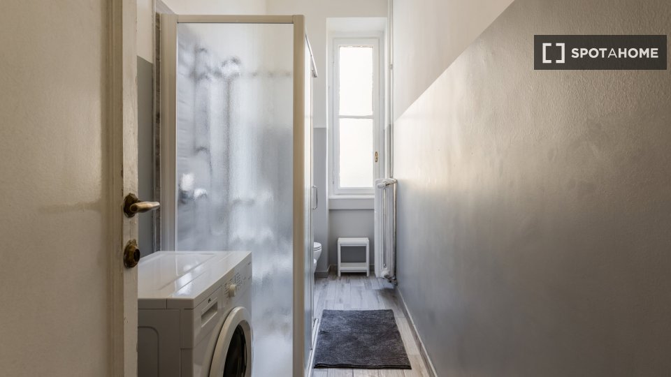 Double room Milan, 3 beds, 128m² — photo 10