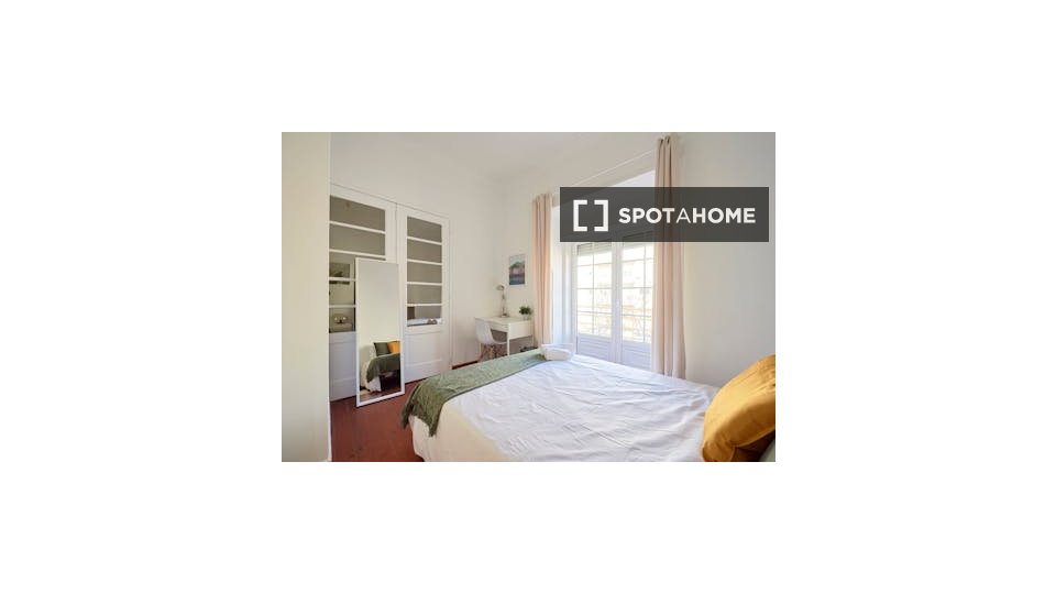 Double room Lisbon, 6 beds — photo 9