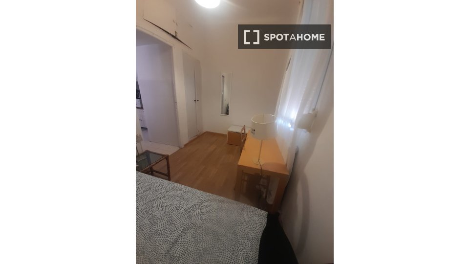 Double room Madrid, 4 beds — photo 17