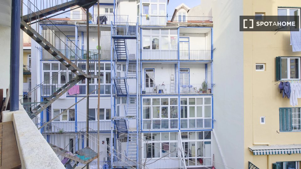 Double room Lisbon, 6 beds — photo 19