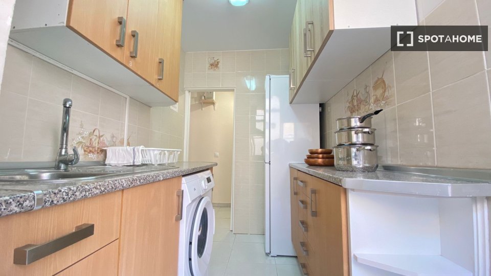 Double room Madrid, 4 beds — photo 12