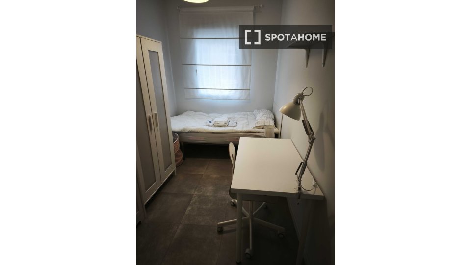 Double room Madrid, 4 beds, 77m² — photo 59