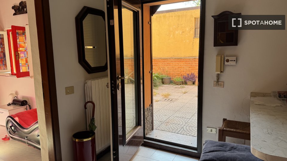 Apartment Milan, 1 bed — photo 4