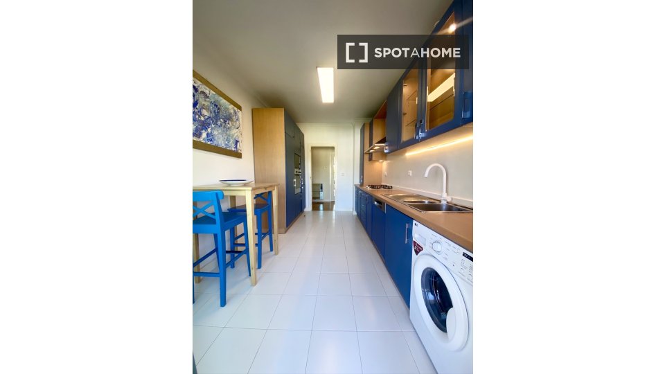 Apartment Lisbon, 2 beds, 90m² — photo 18
