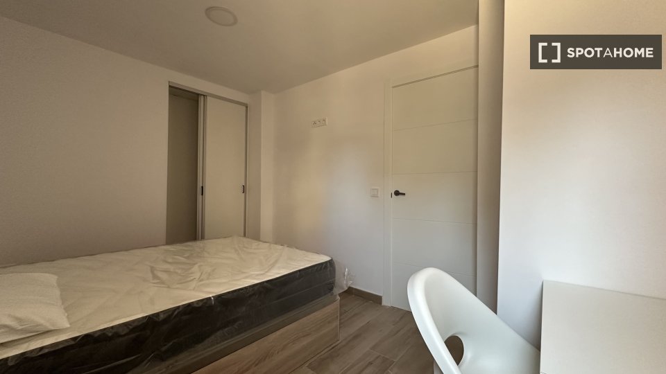 Double room Valencia, 4 beds, 74m² — photo 24