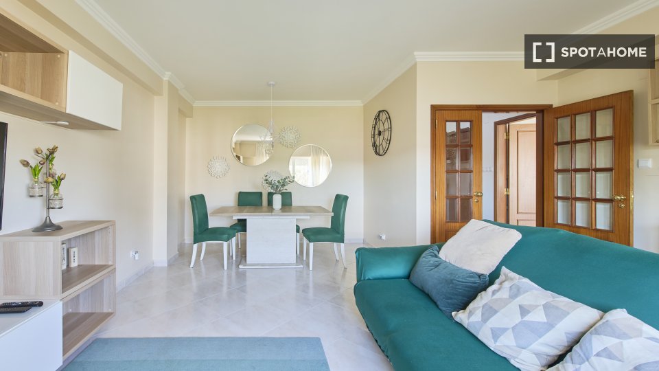 Apartment Lisbon, 2 beds, 90m² — photo 5