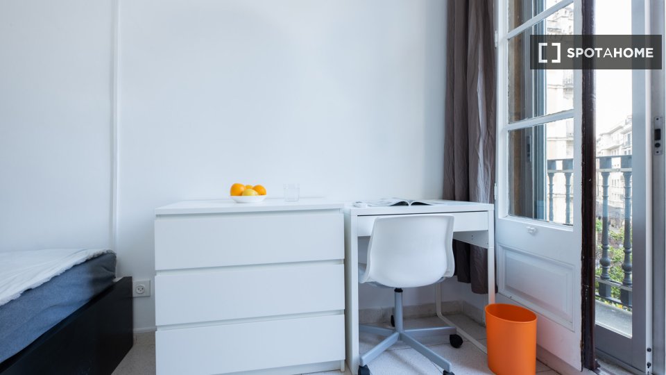 Double room Barcelona, 6 beds, 150m² — photo 19