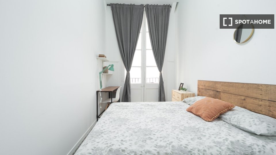 Double room Barcelona, 14 beds, 400m² — photo 10