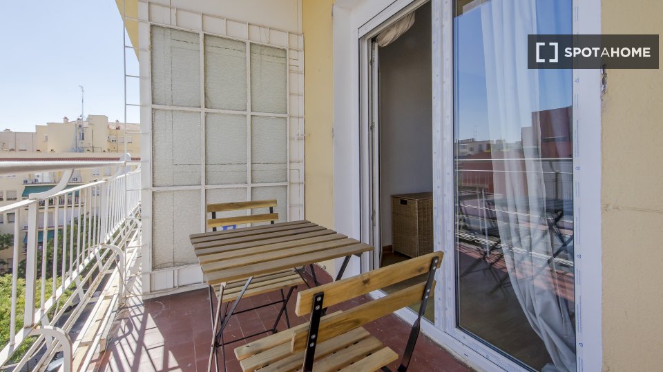 Double room Madrid, 6 beds, 150m² — photo 5