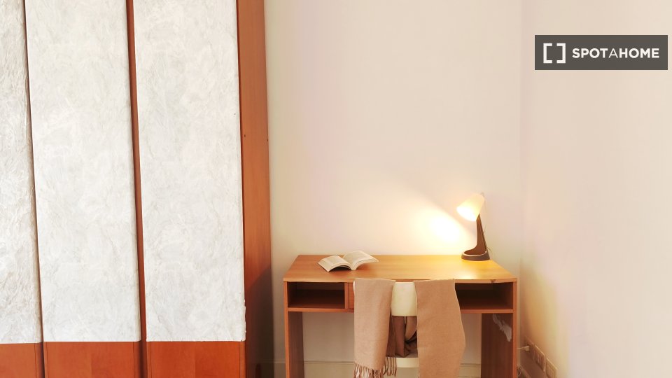 Double room Milan, 3 beds, 75m² — photo 6