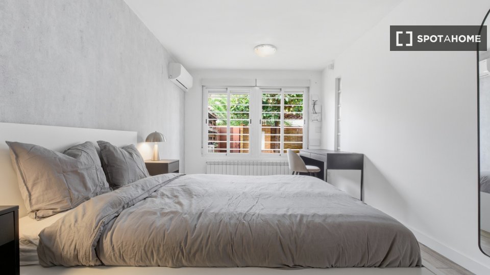 Double room Madrid, 4 beds, 110m² — photo 17