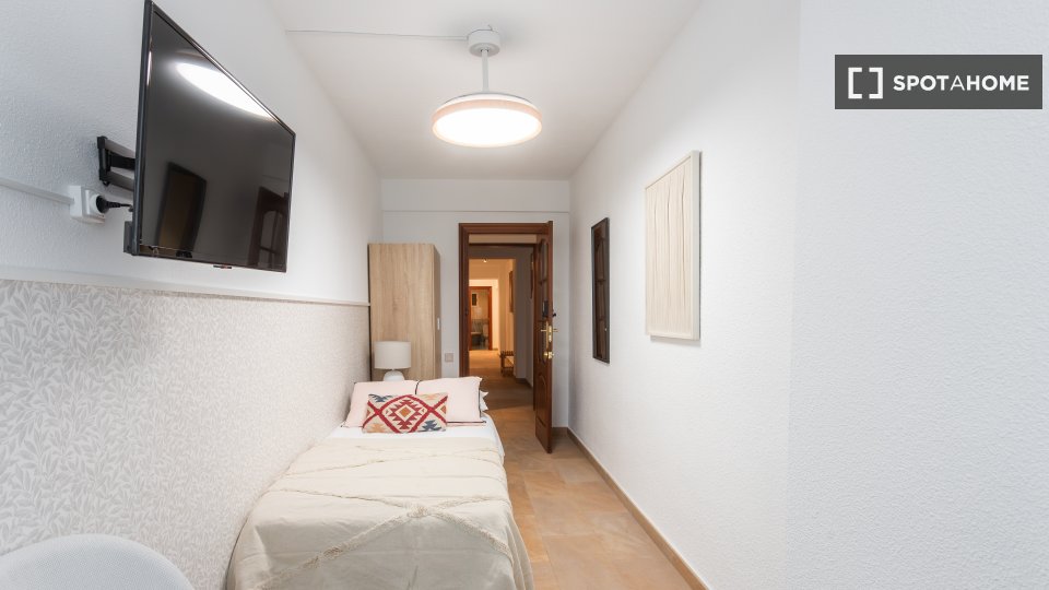 Double room Alicante, 7 beds — photo 1