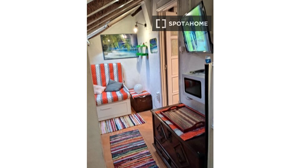 Double room Lisbon, 3 beds — photo 3