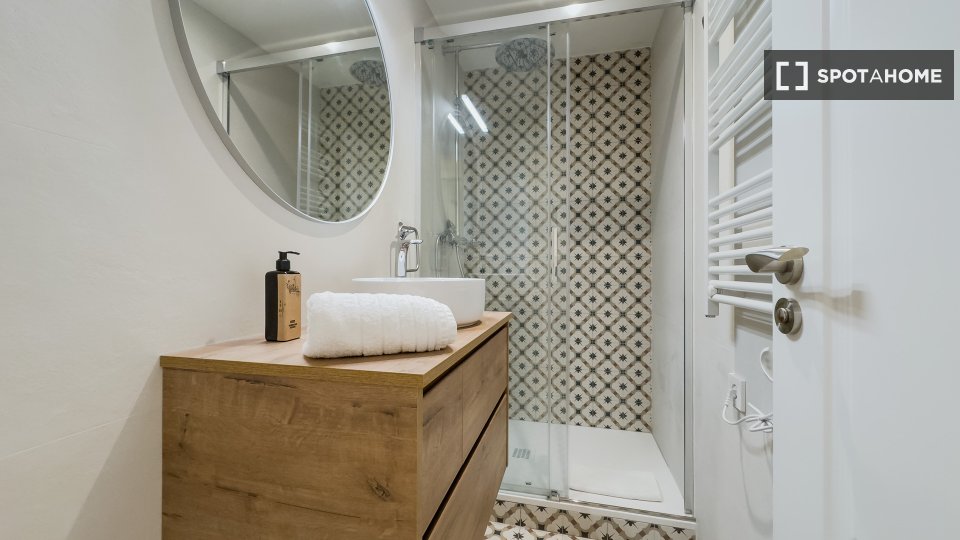 Apartment Barcelona, 3 beds, 80m² — photo 1
