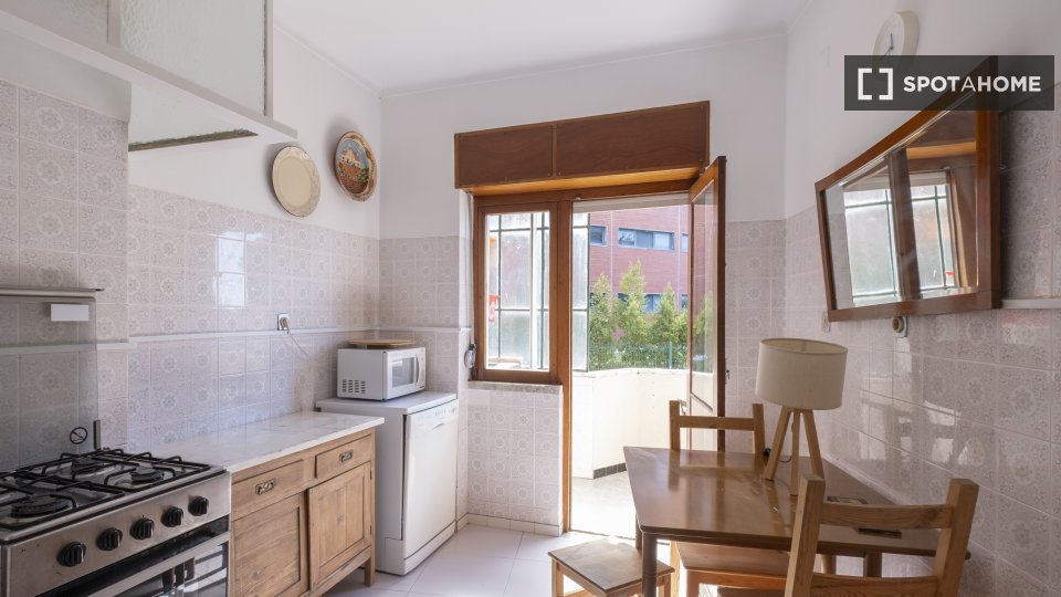 Double room Lisbon, 4 beds, 100m² — photo 32