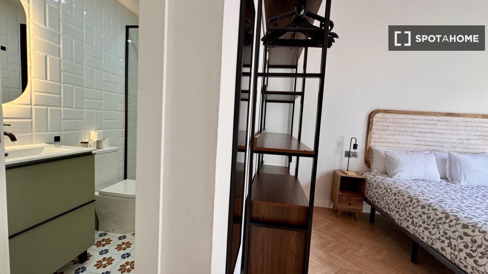 Double room Barcelona, 5 beds — photo 2