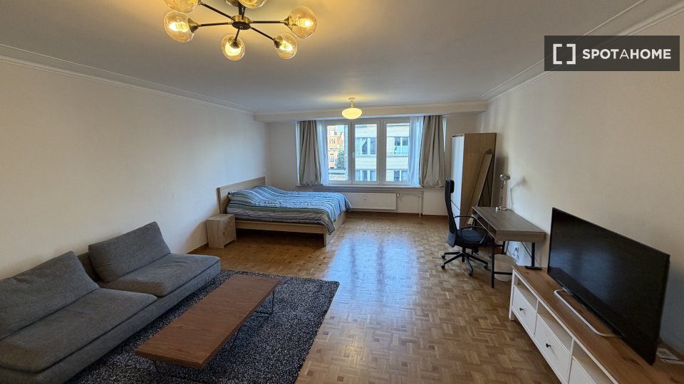 Double room Brussels, 4 beds, 125m² — photo 3