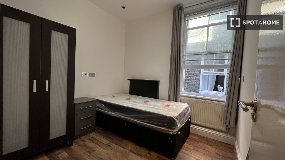 Double room London, 4 beds — photo 3