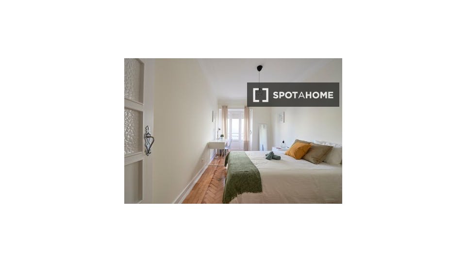 Double room Lisbon, 5 beds — photo 10