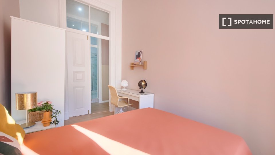 Double room Lisbon, 9 beds — photo 20
