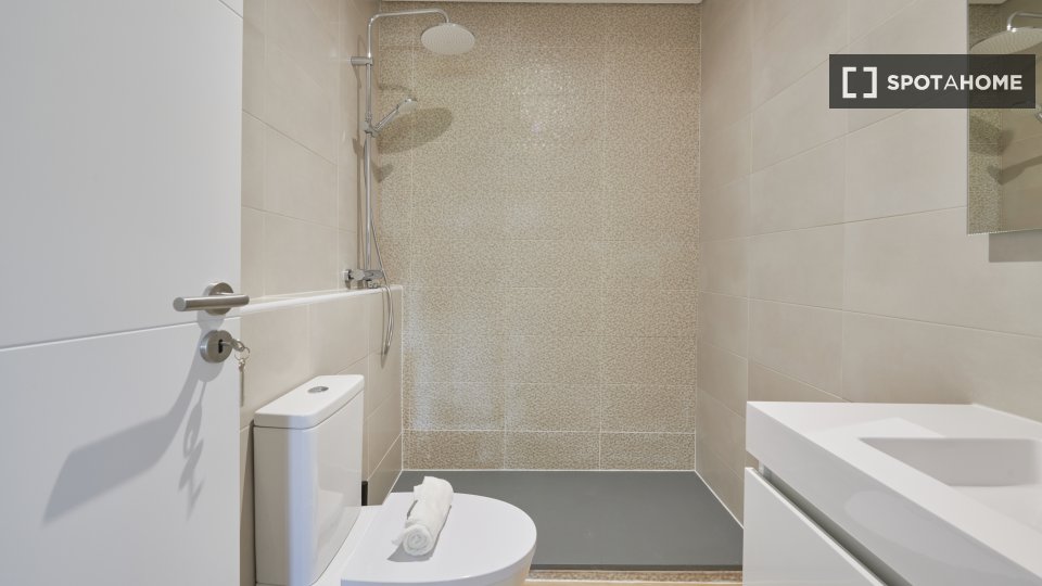 Double room Lisbon, 7 beds — photo 15