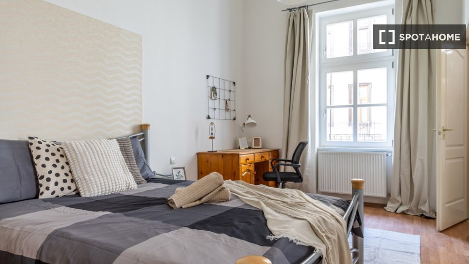 Double room Budapest, 3 beds, 80m² — photo 17