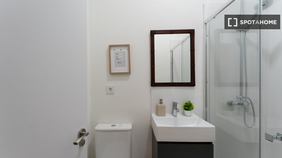 Double room Madrid, 7 beds — photo 11