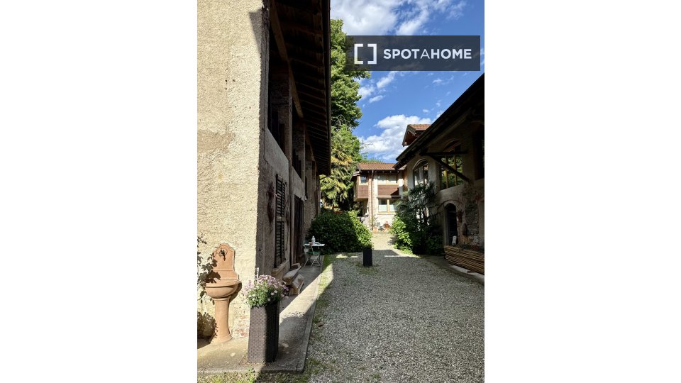 Apartment Milan, 2 beds, 70m² — photo 2