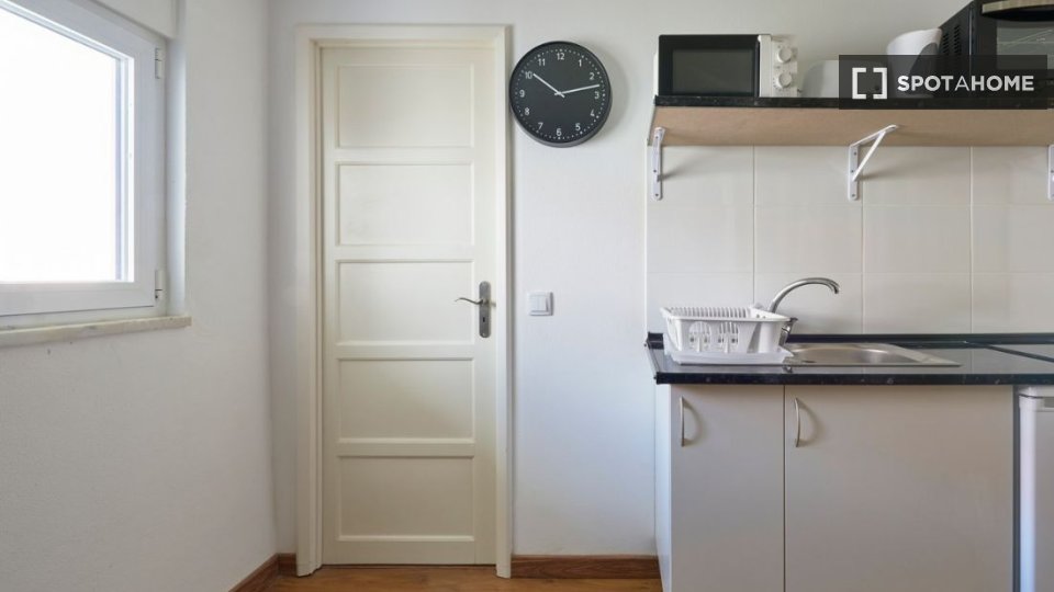 Apartment mono Lisbon — photo 14
