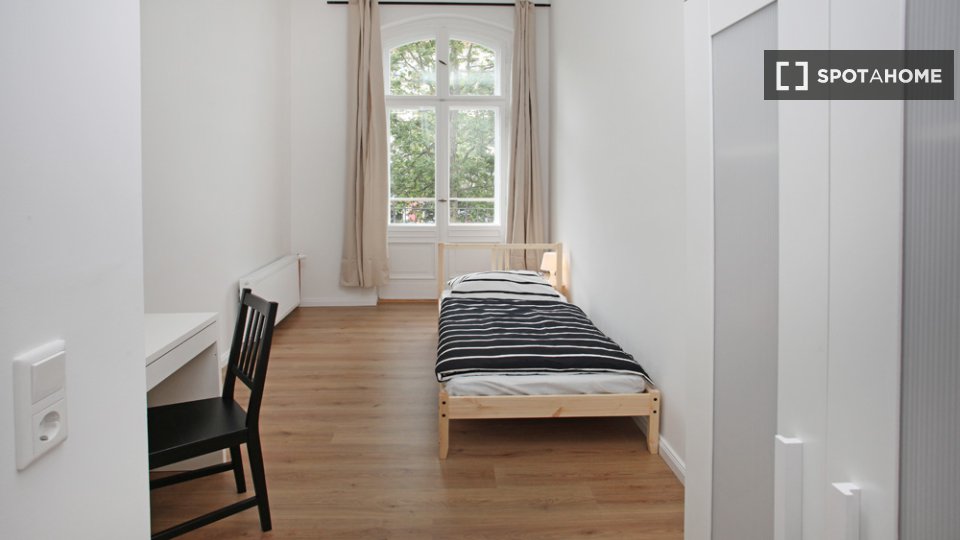 Double room Berlin, 5 beds, 101m² — photo 10