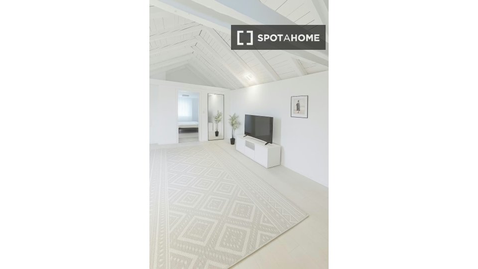 Apartment Munich, 5 beds — photo 17
