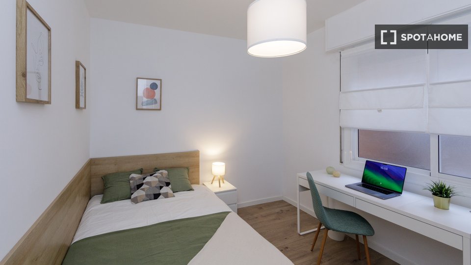 Double room Barcelona, 5 beds — photo 7