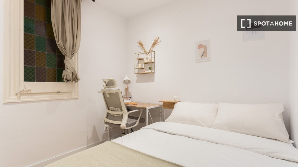 Double room Barcelona, 6 beds, 130m² — photo 7
