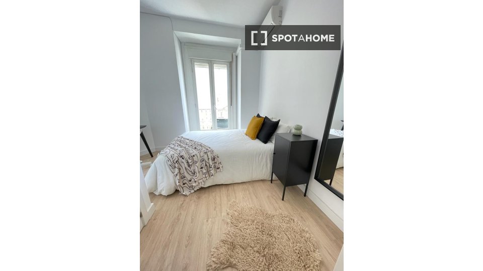 Double room Madrid, 9 beds — photo 16