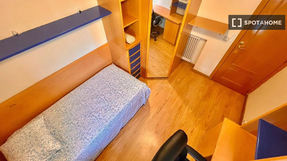 Double room Madrid, 4 beds — photo 2
