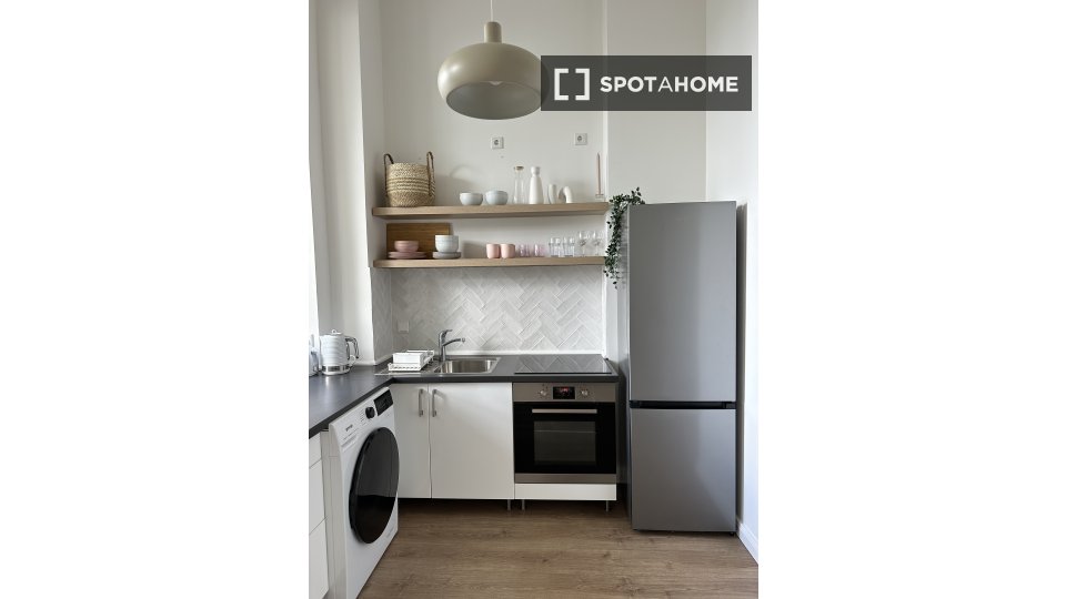 Apartment Berlin, 2 beds, 56m² — photo 2
